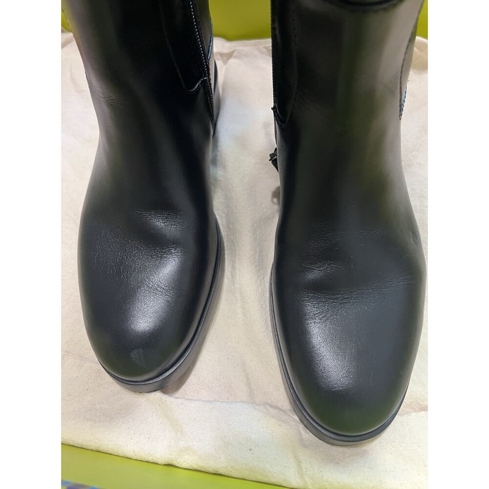 Tory Burch The Riding Boot Logo Embossed Perfect Black Size 7.5 - Picture 7 of 13
